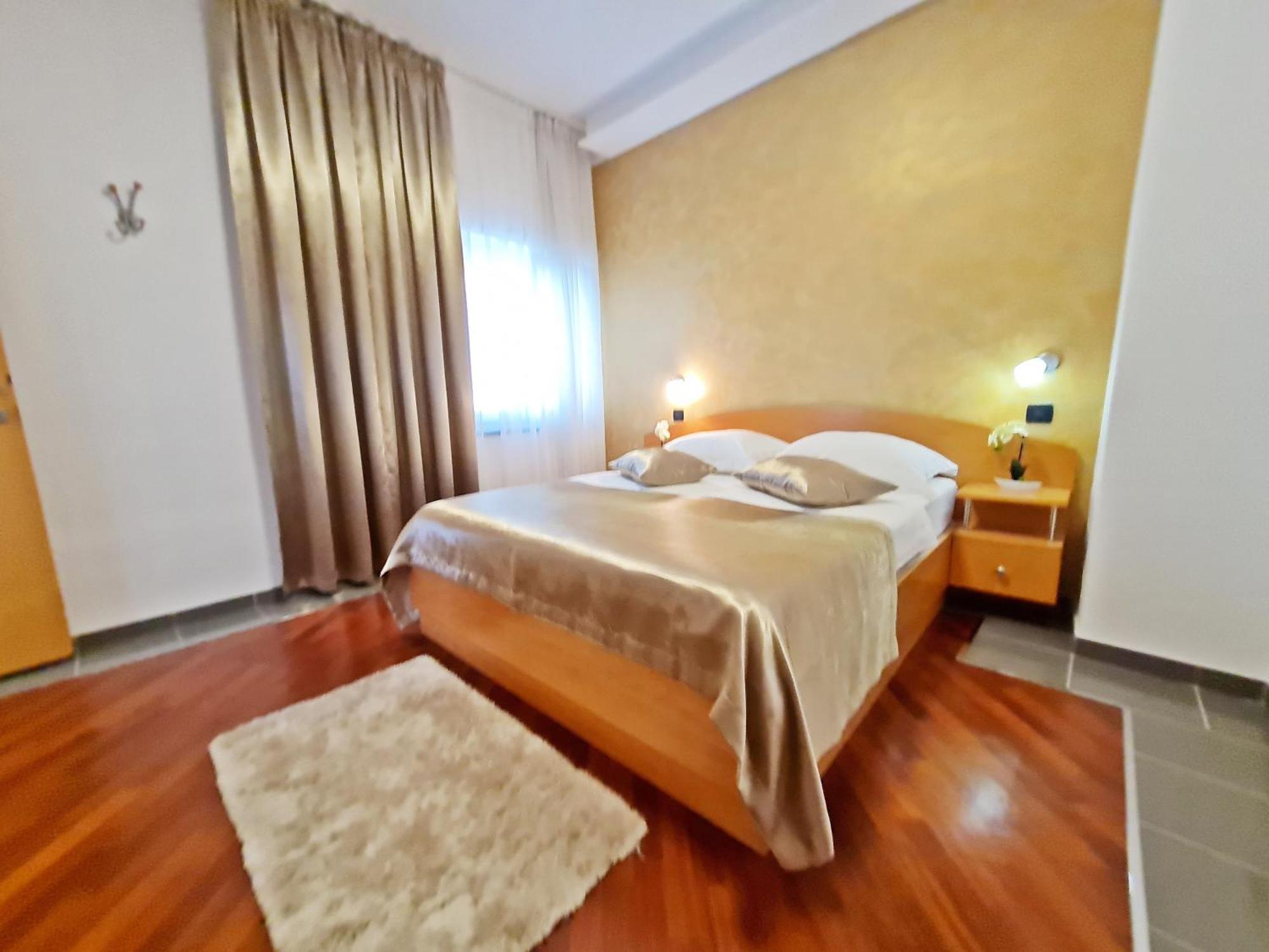 Hotel Sunce Podstrana Rum bild